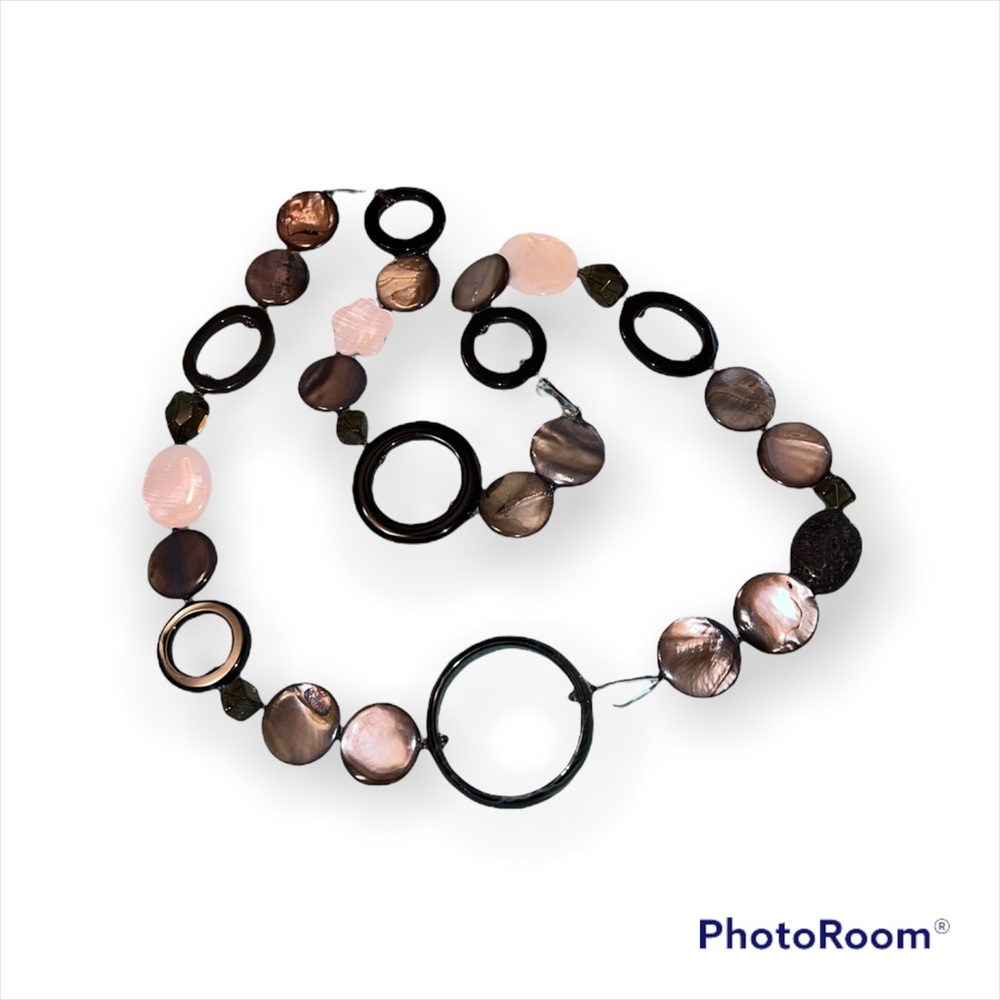 Glass & Shell Necklace - Picture 3 of 3